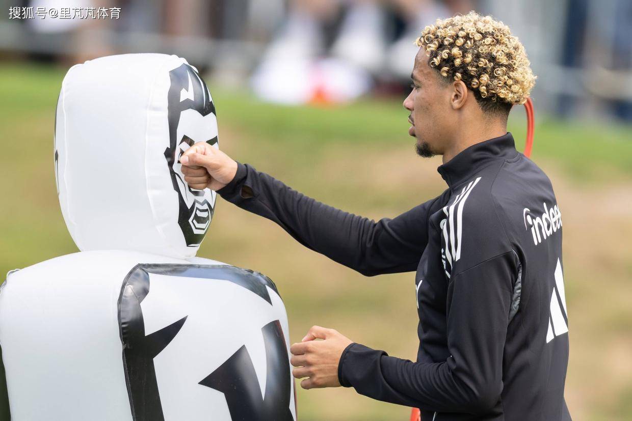 唯一靠谱的？利物浦成绩糟糕，新买的前锋只有他进球效率还算尚可