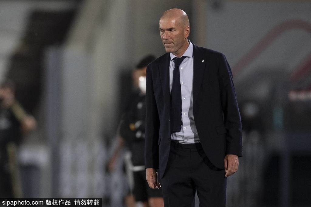 齐达内谈管理皇马更衣室:教练为球员服务 要得到球员的喜欢