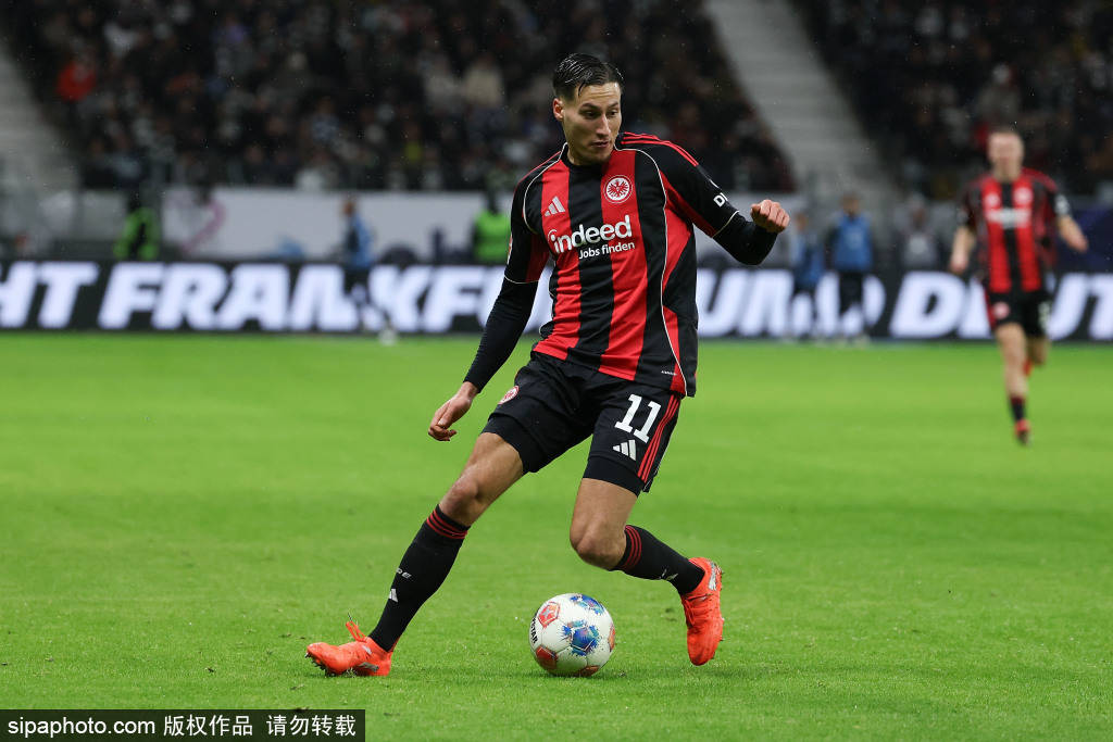 埃姆雷·詹绝杀点球!多特95分钟逆转圣保利,德甲赛季关键时刻解析