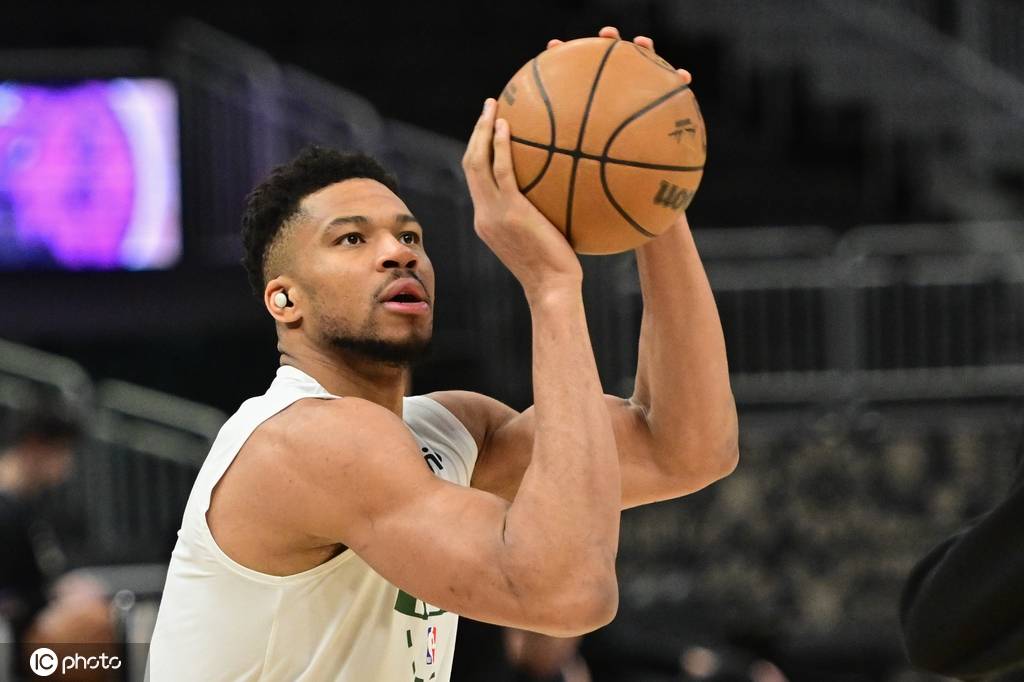 全网都在等字母哥交易?他与雄鹿的纽带只剩3条细线